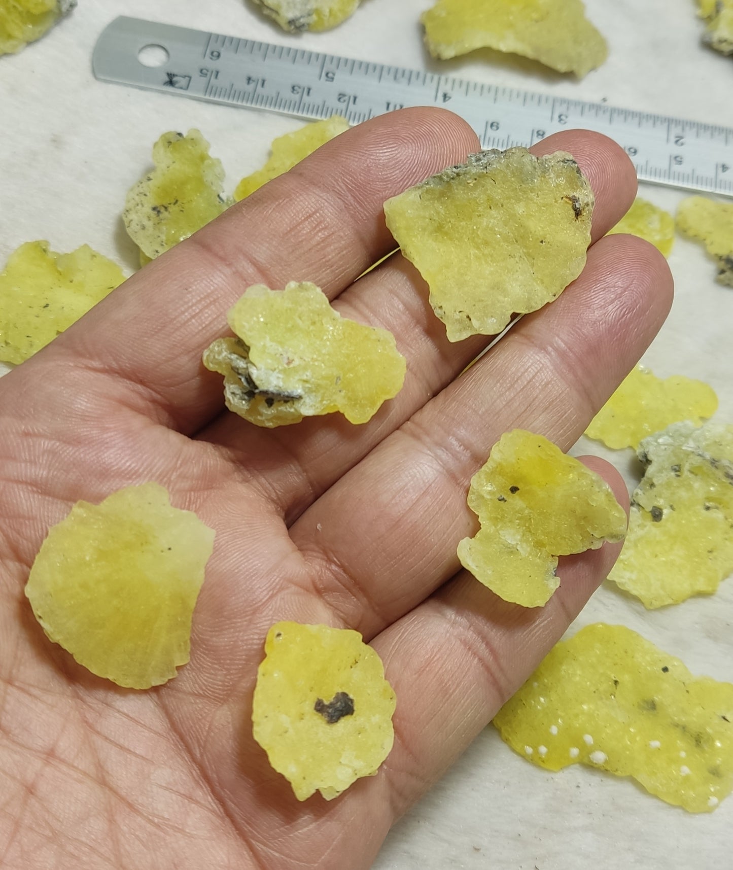 280 grams lot of Brucite