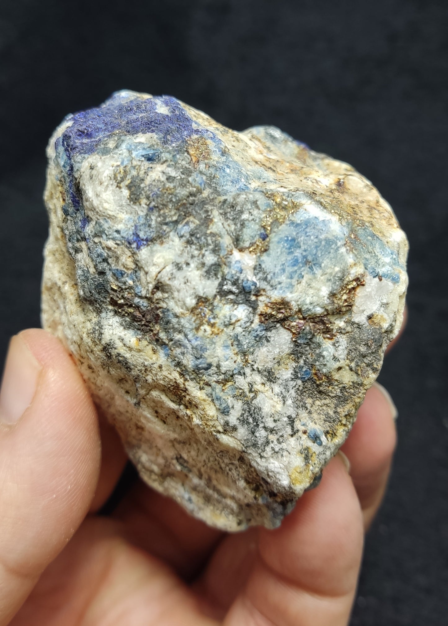 Lazurite/Sodalite/hauynite with Partly Fluorescent 274 grams