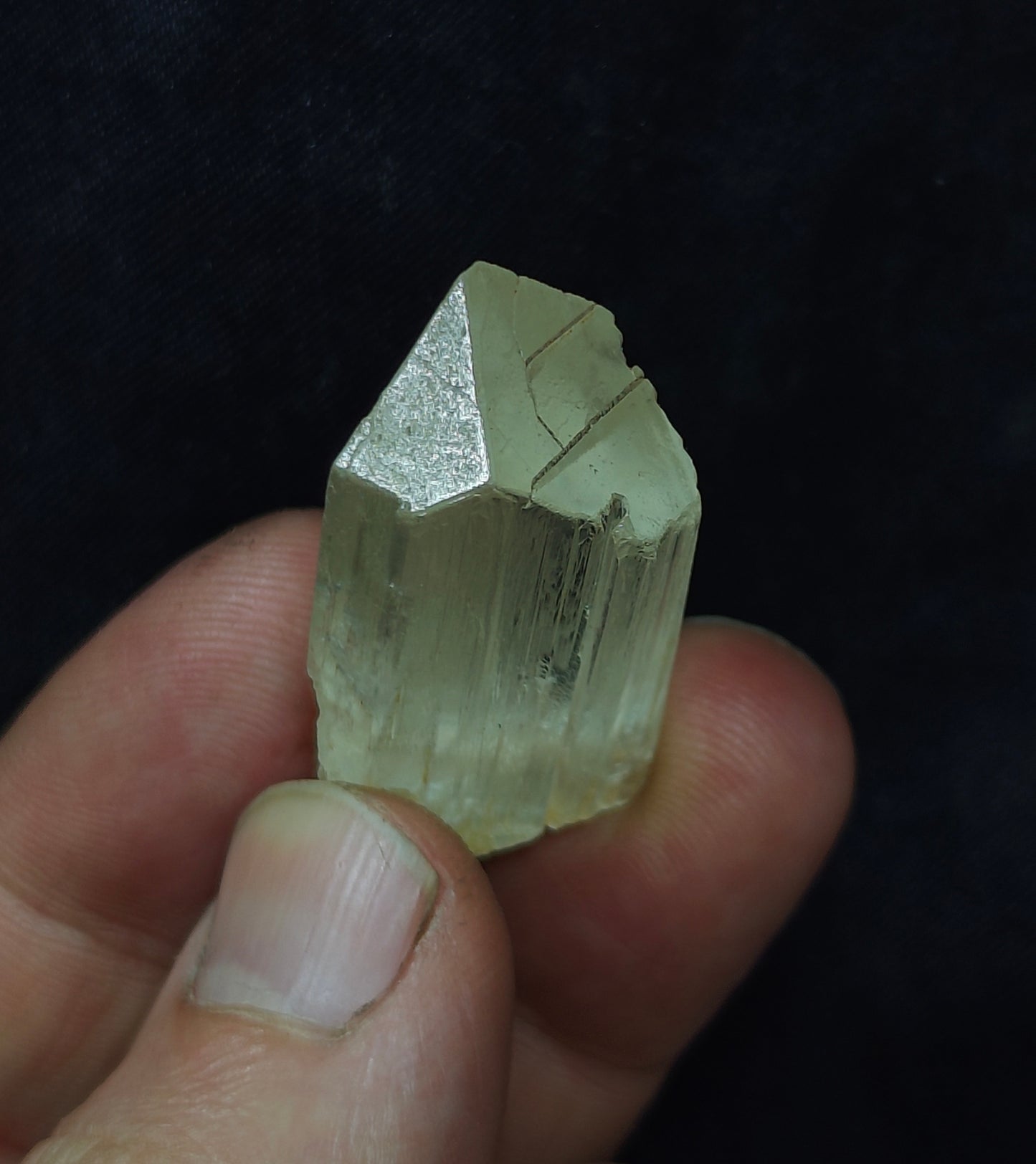 Natural spodumene crystal 17 grams