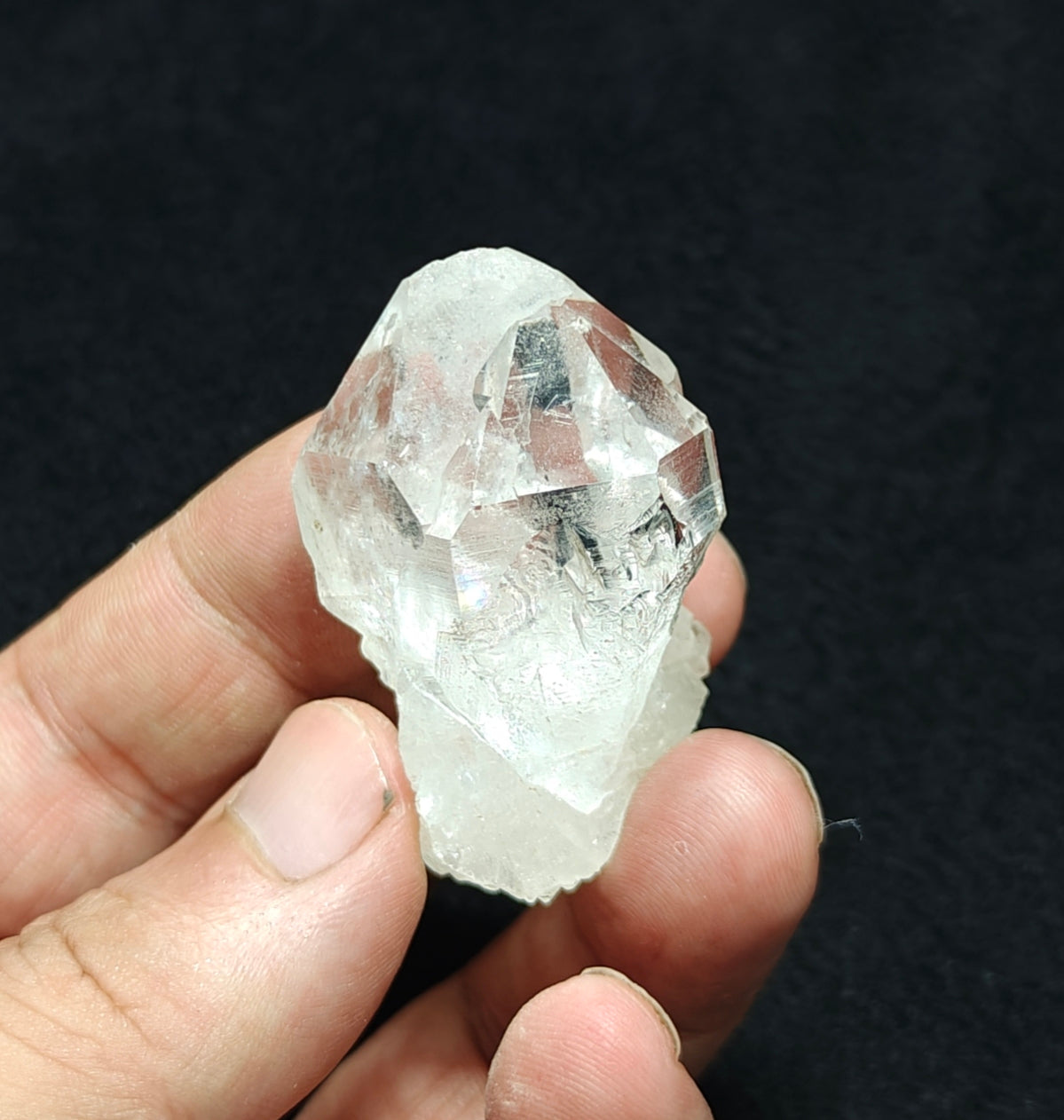 An amazing specimen of twin terminated clear Quartz Crystals 44 grams