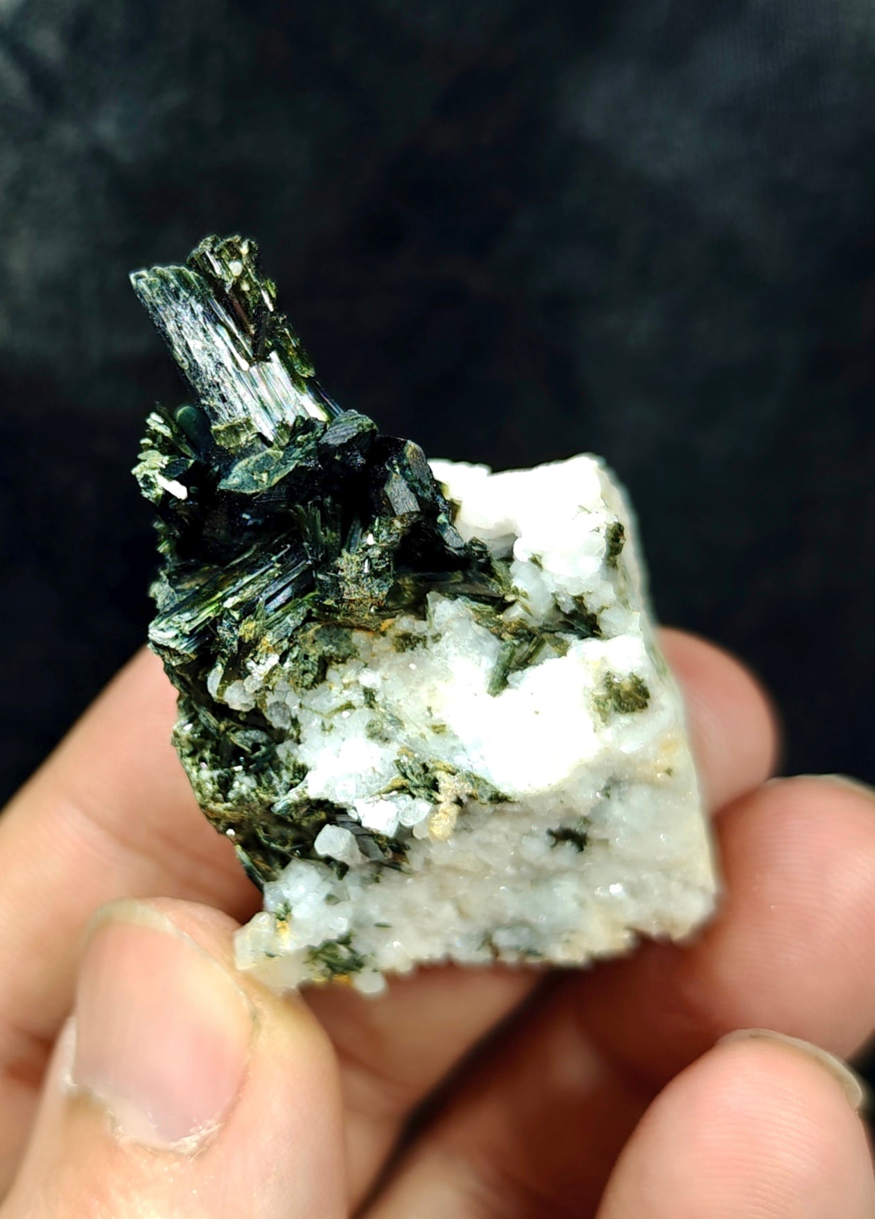 Natural aegirine crystals on matrix specimen 32 grams