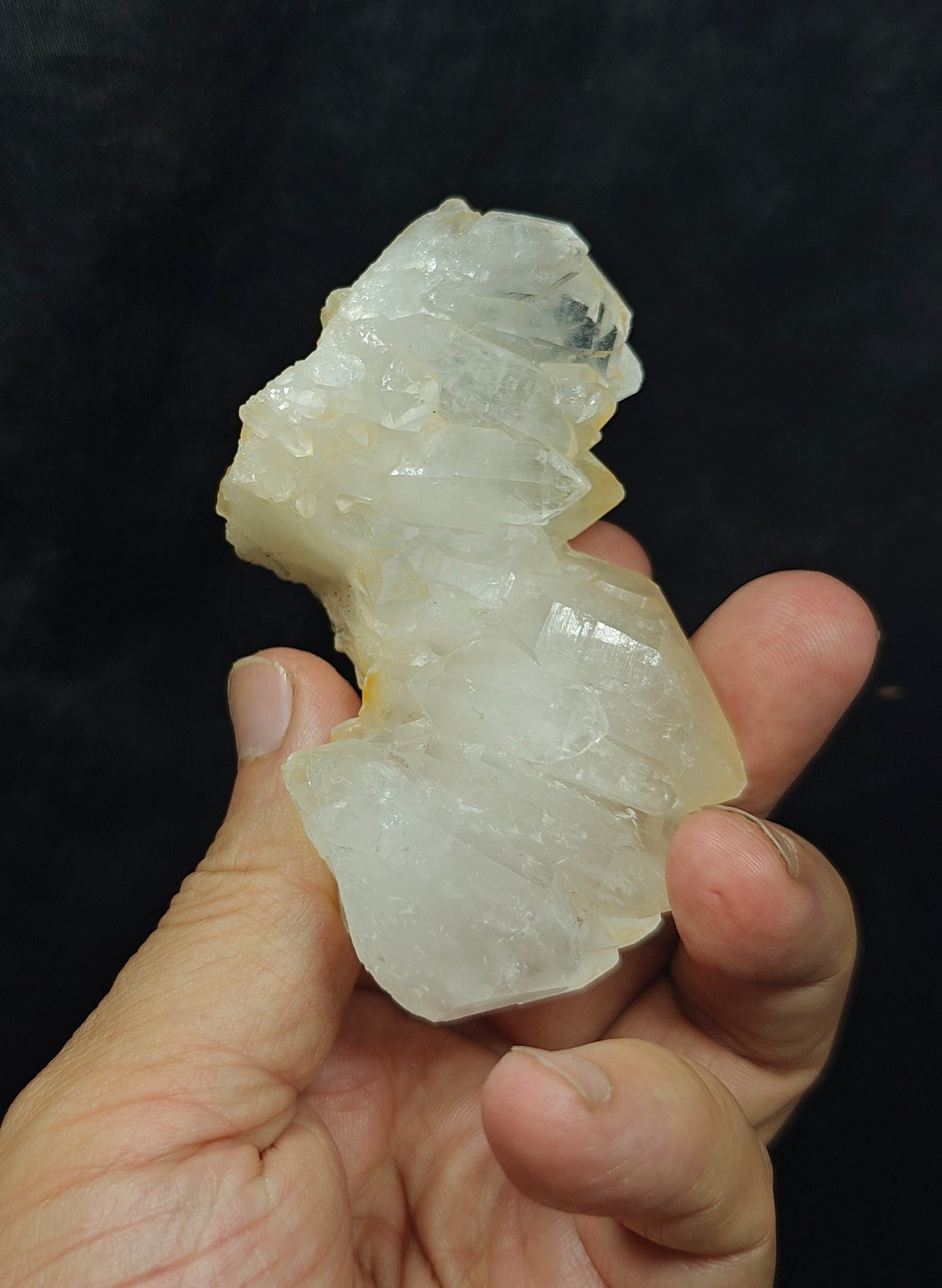 Quartz crystals cluster specimen 130 grams