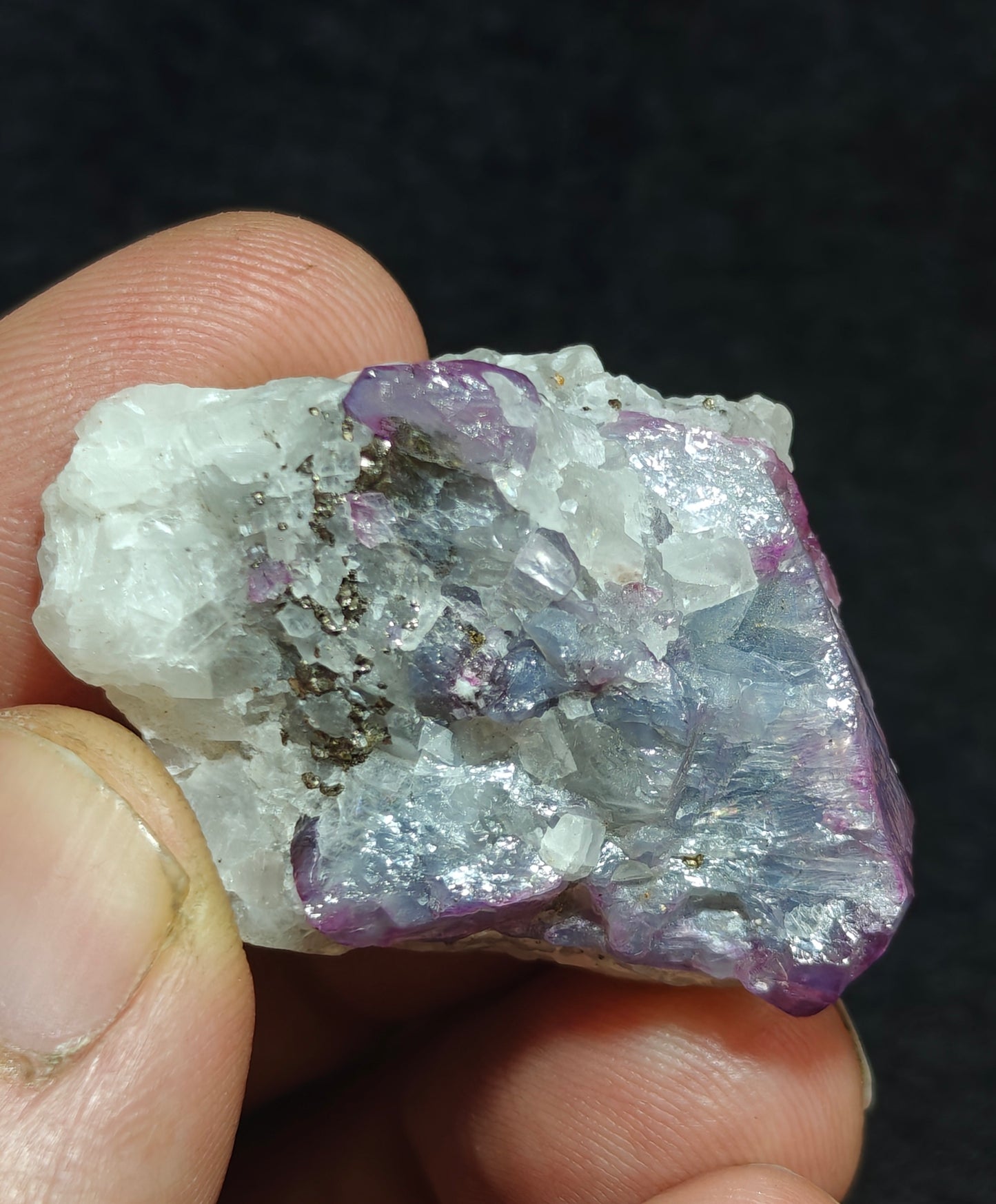 Natural corrundum on matrix 25 grams