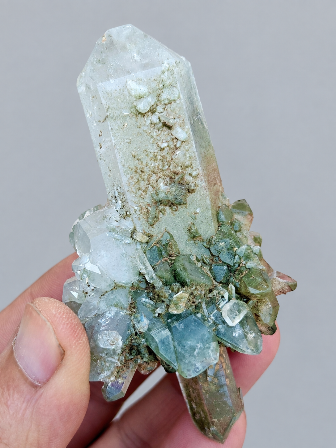 Natural Chlorite Quartz crystals cluster 104 grams