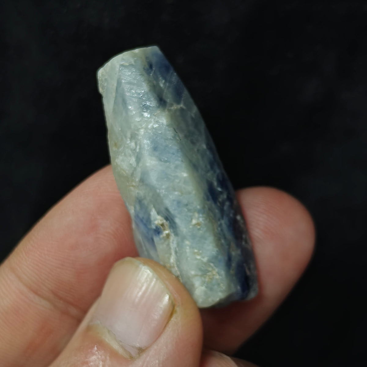 Natural blue sapphire crystal 26 grams