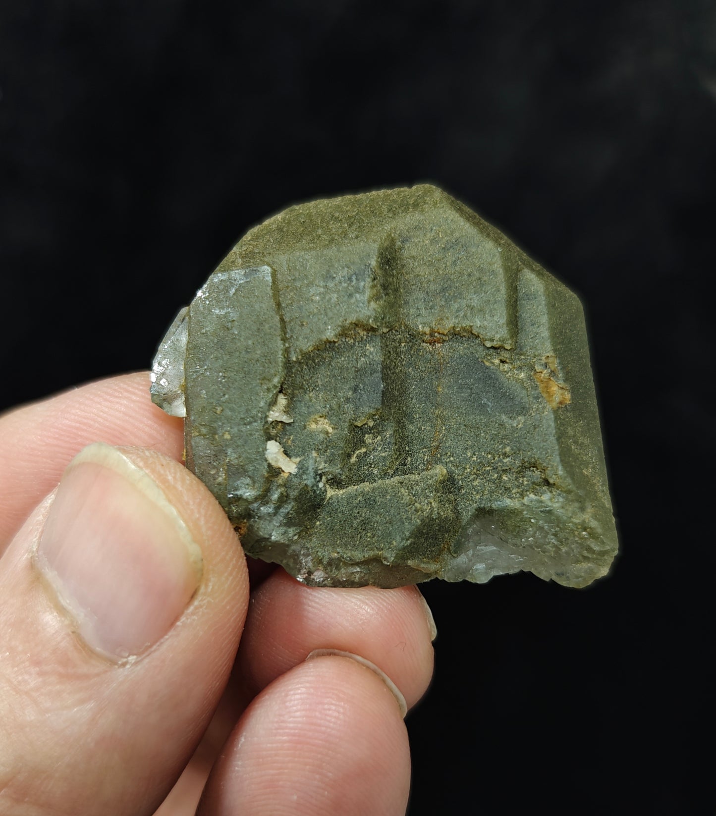 Natural chlorite quartz crystal 24 geams