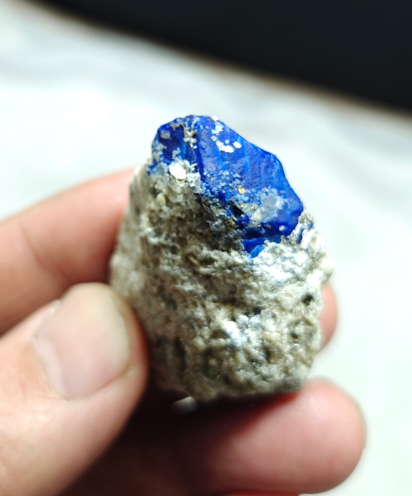 Amazing single Lazurite specimen on matrix 35 grams