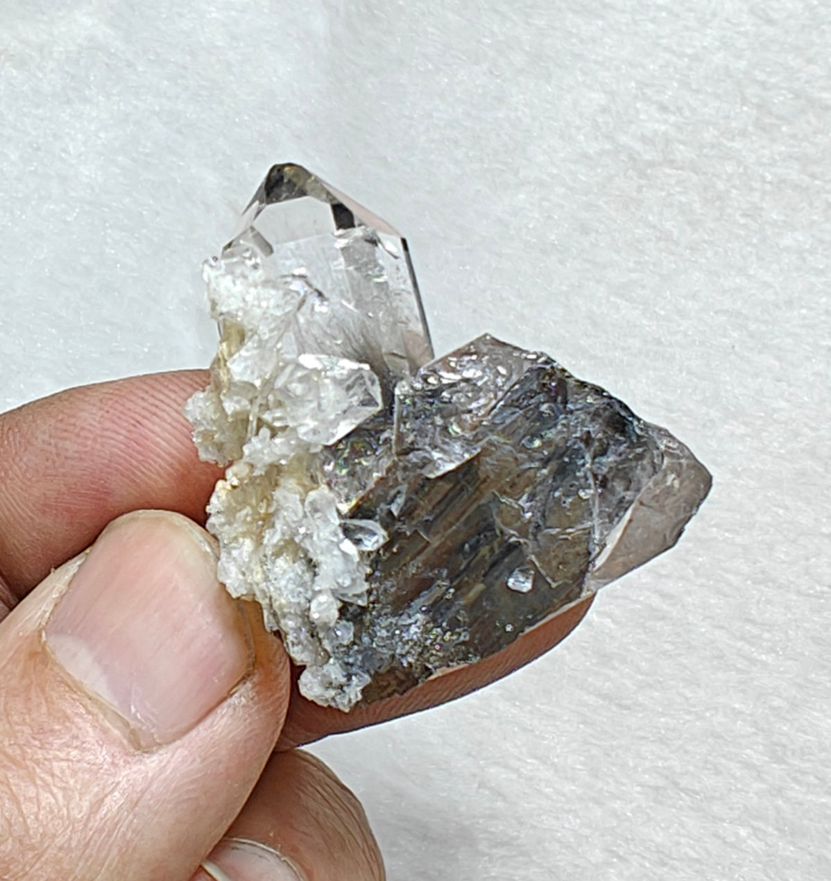 Single amazing terminated brookite Quartz Crystal twins 19 grams