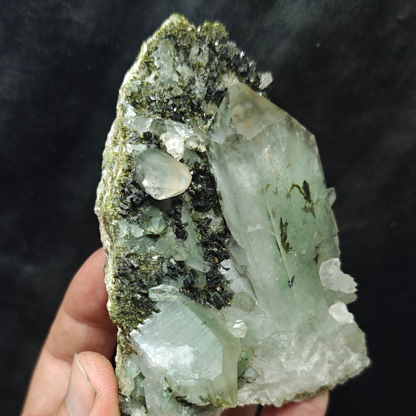 Natural quartz Epidote cluster 448 grams
