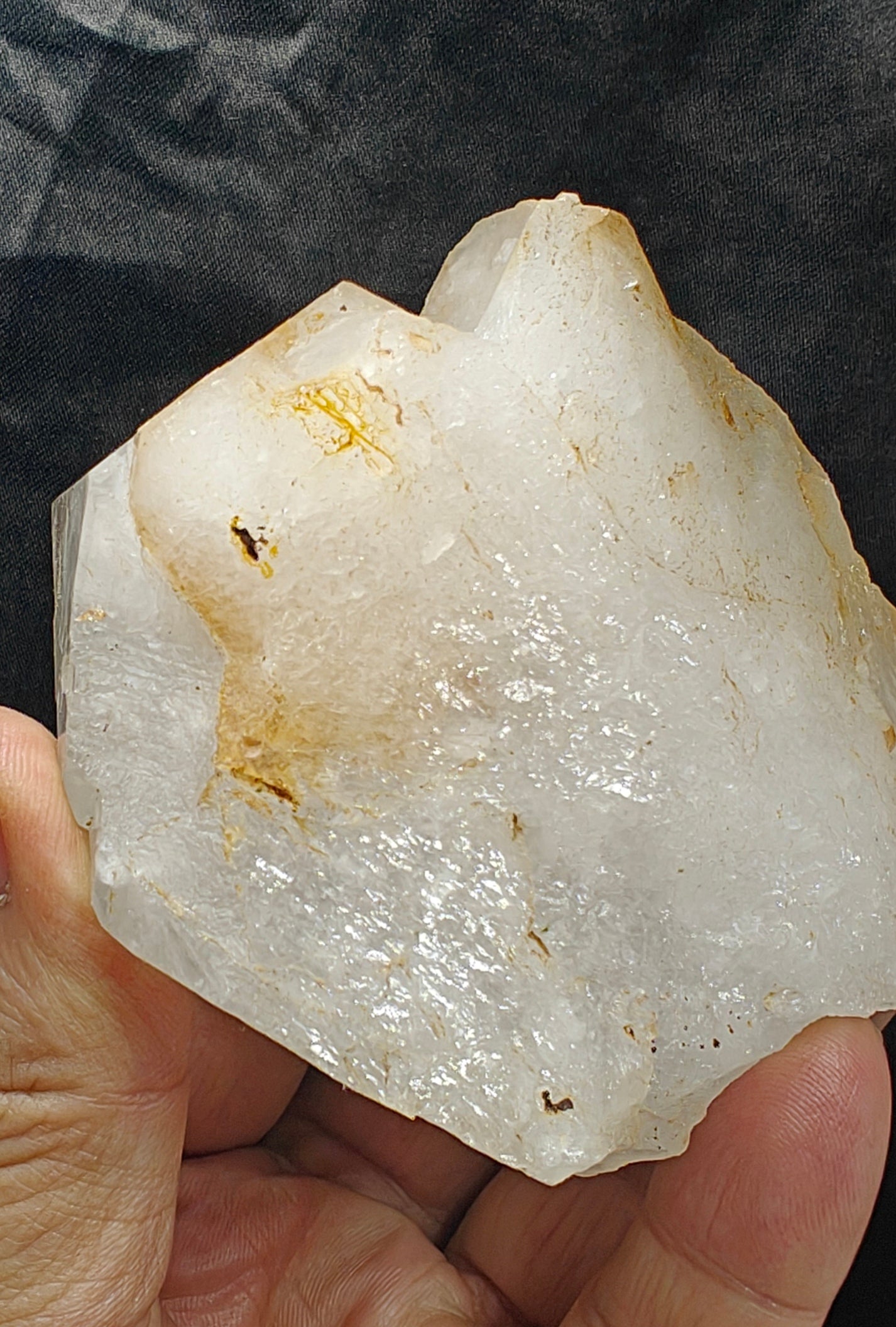 Terminated specimen of Quartz crystal 354 grams from Shalman Khyber Pakhtunkhwa