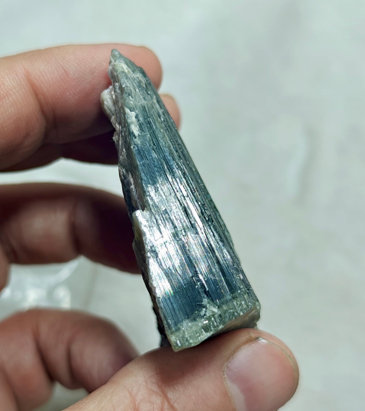 Dark green Tourmalines crystal 80 grams