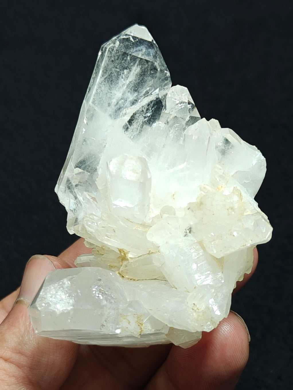 Single beautiful terminated Faden Quartz crystals specimen 132 grams