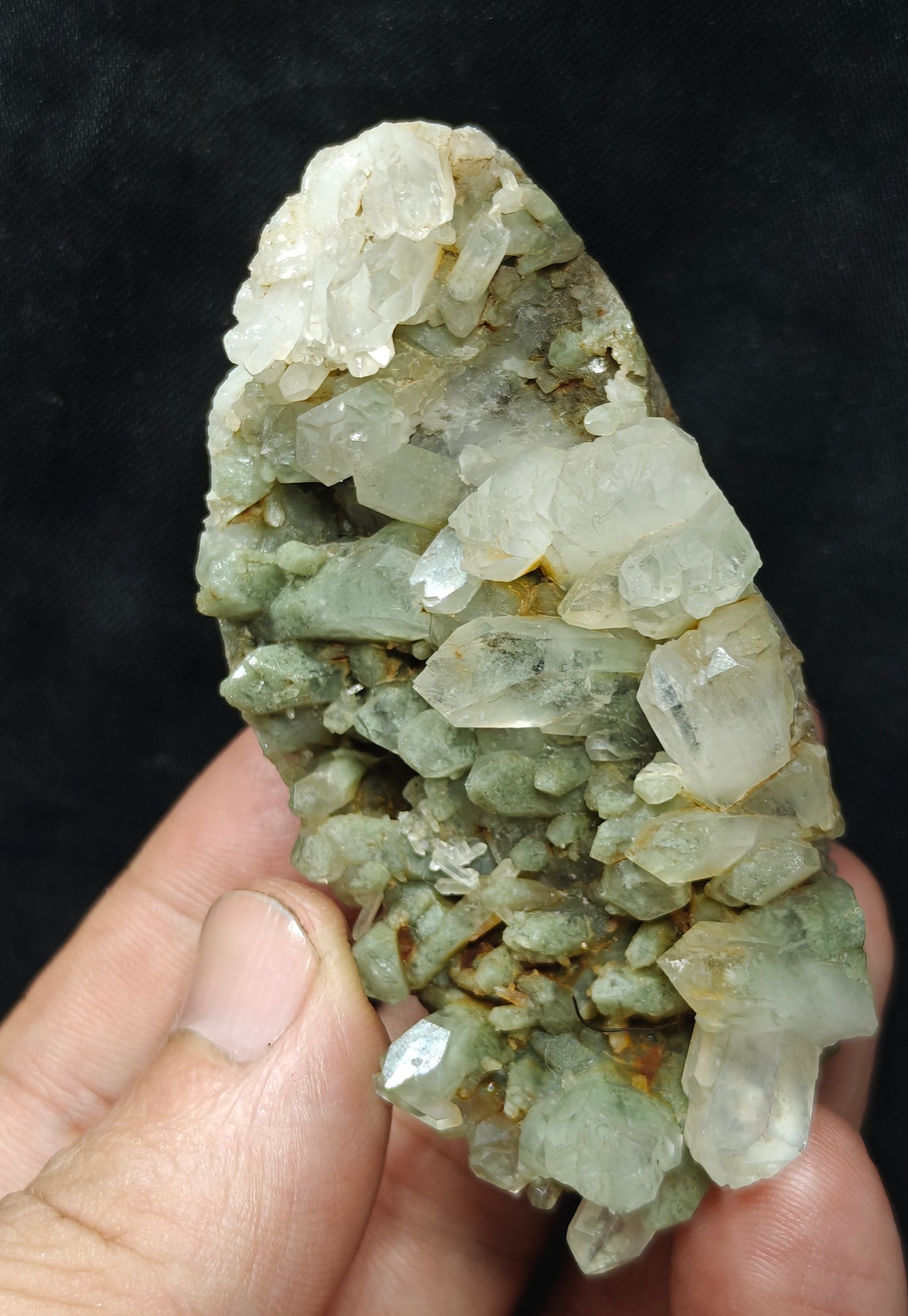 Natural terminated Chlorite Quartz crystals cluster 133 grams