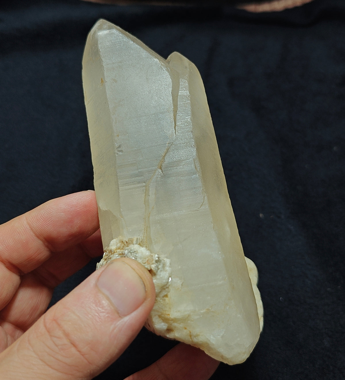 Milky/light golden yellow Quartz Crystal 488 grams