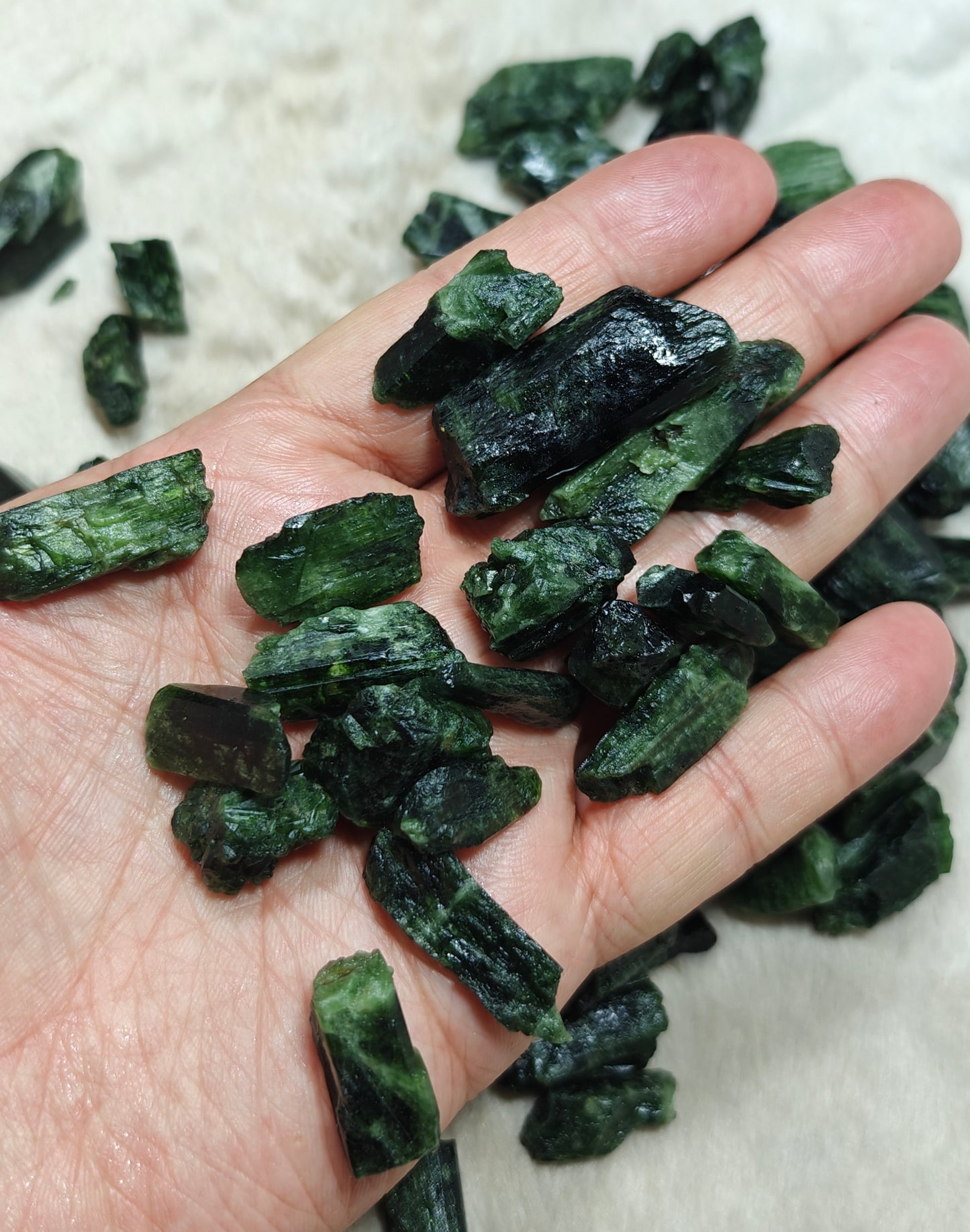 500 grams diopside crystals