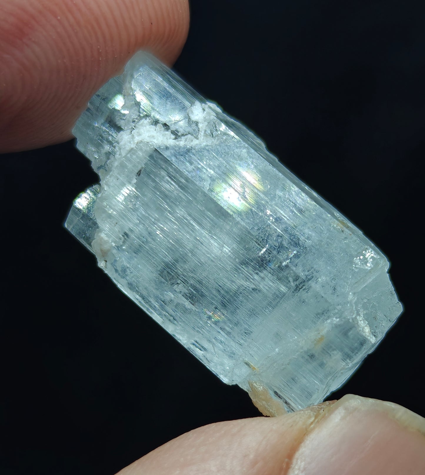 Natural aquamarine crystal twin formation 23 carats