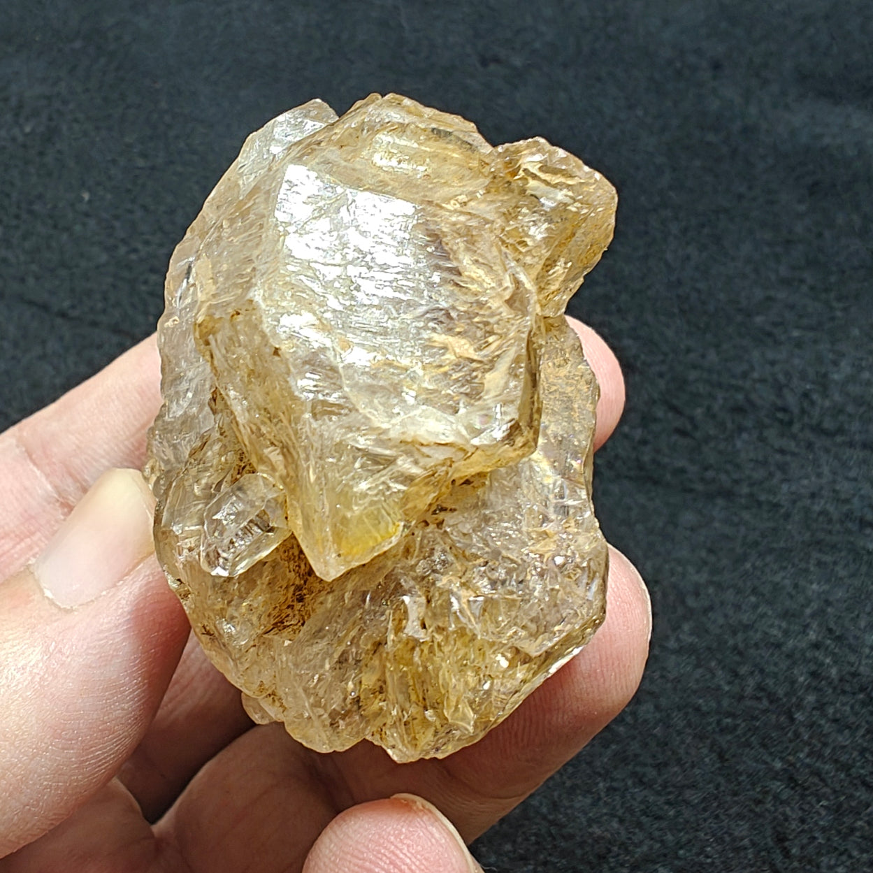 Natural window quartz fenster quartz crystal 111 grams