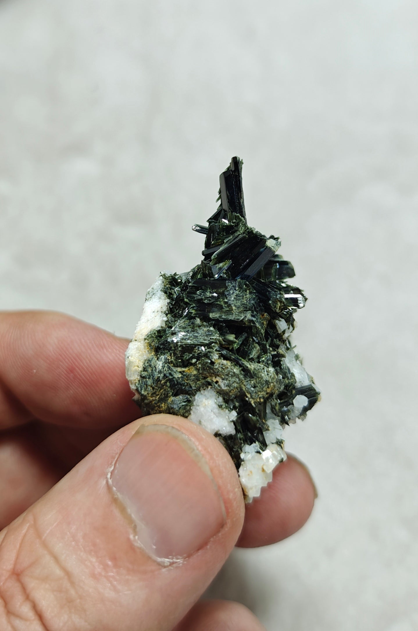 Natural aegirine crystals on matrix specimen 32 grams