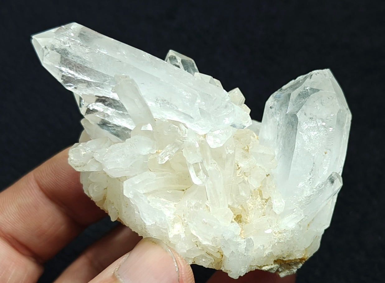 Single beautiful terminated Faden Quartz crystals specimen 132 grams
