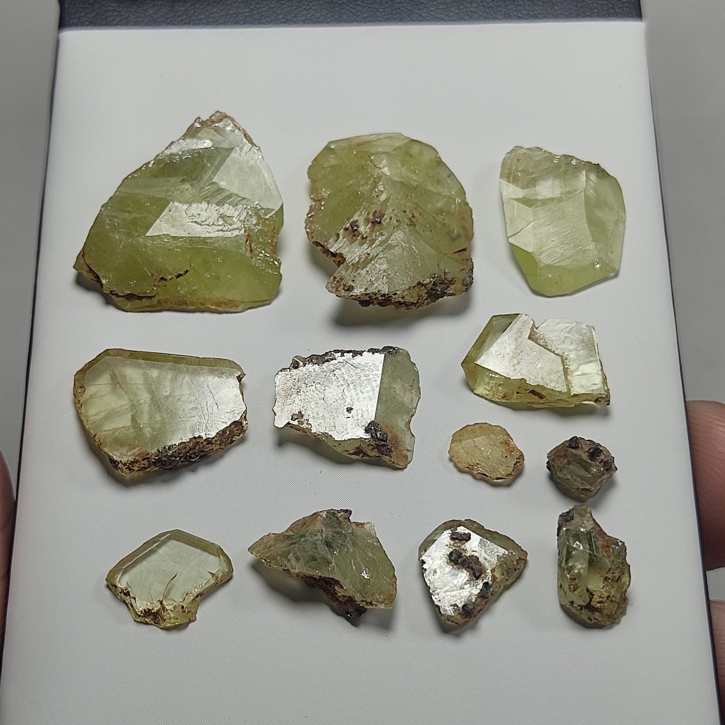 Natural green sphene Titanite crystals 10 grams