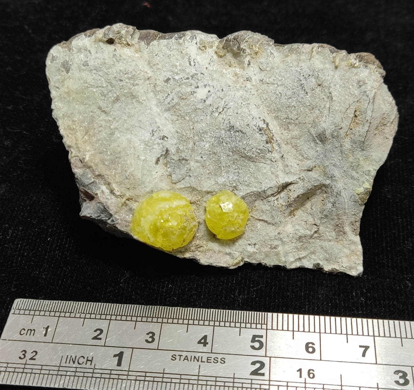 Natural yellow color Brucite crystals on matrix of chromite 114 grams