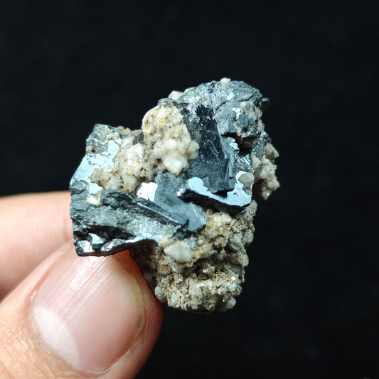 Natural hematite specimen 15 grams