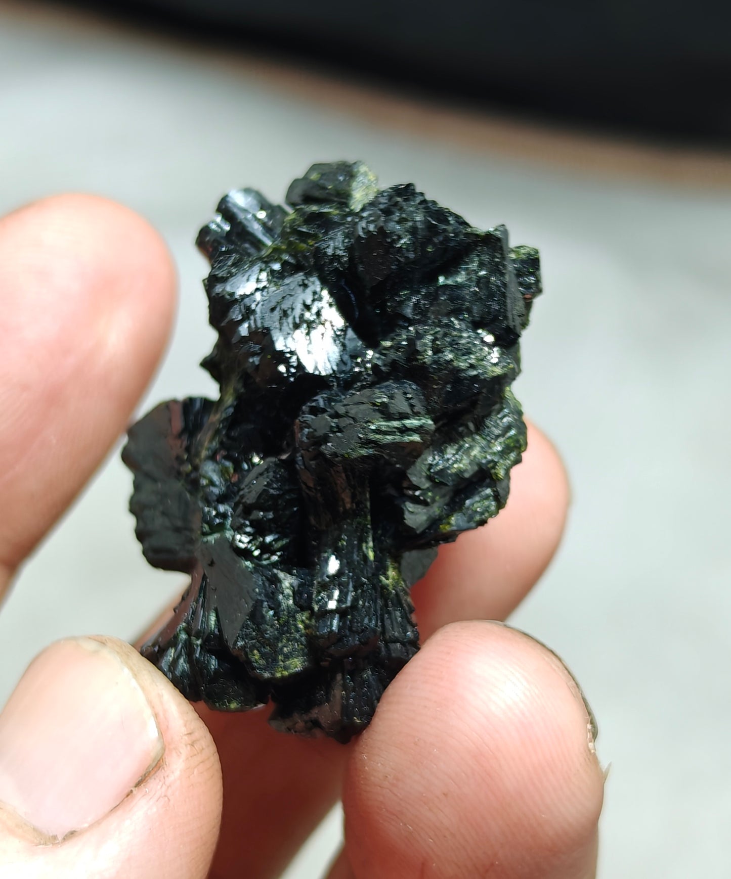 Bowtie Epidote cluster 28 grams