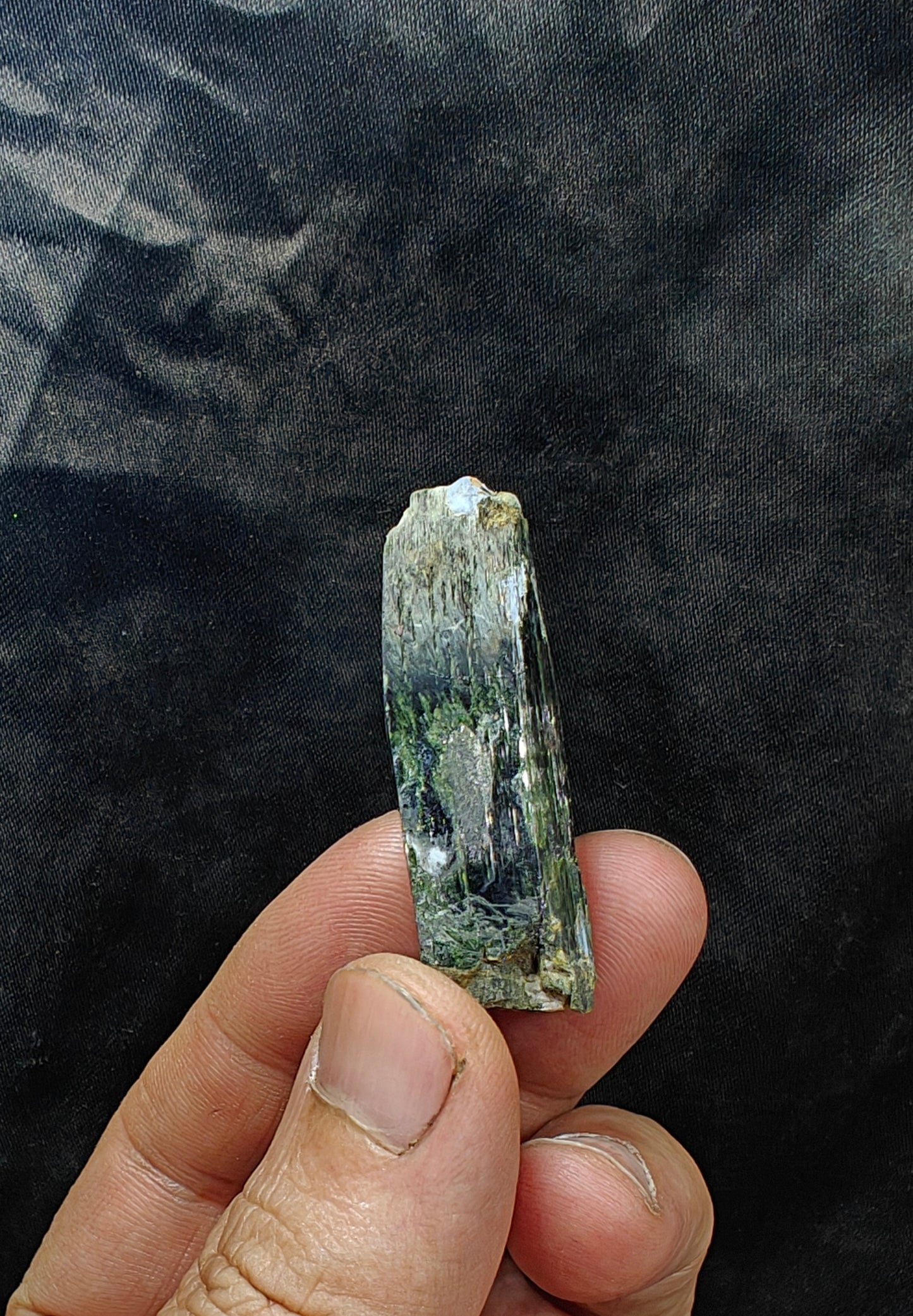 Natural aegirine crystal 21 grams