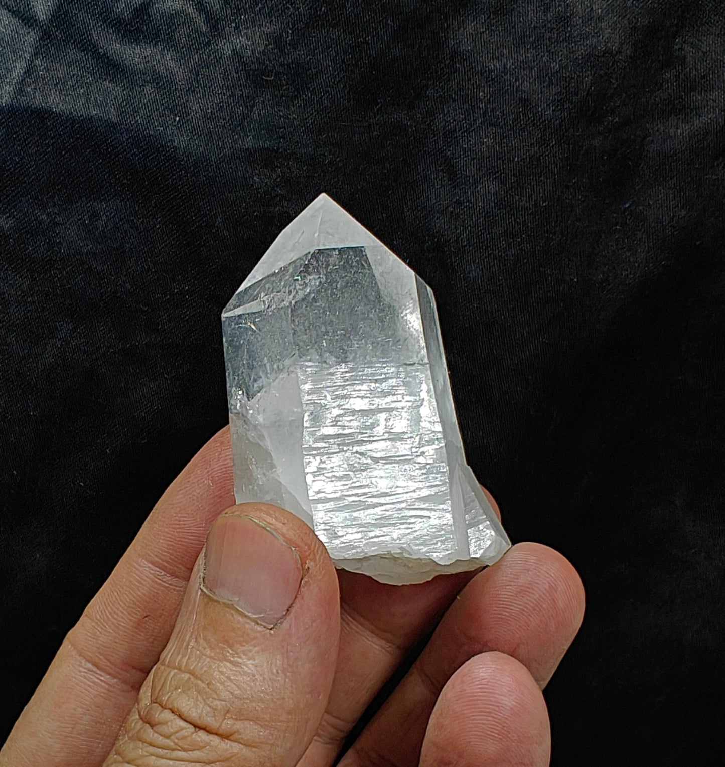Natural clear quartz crystal 72 grams