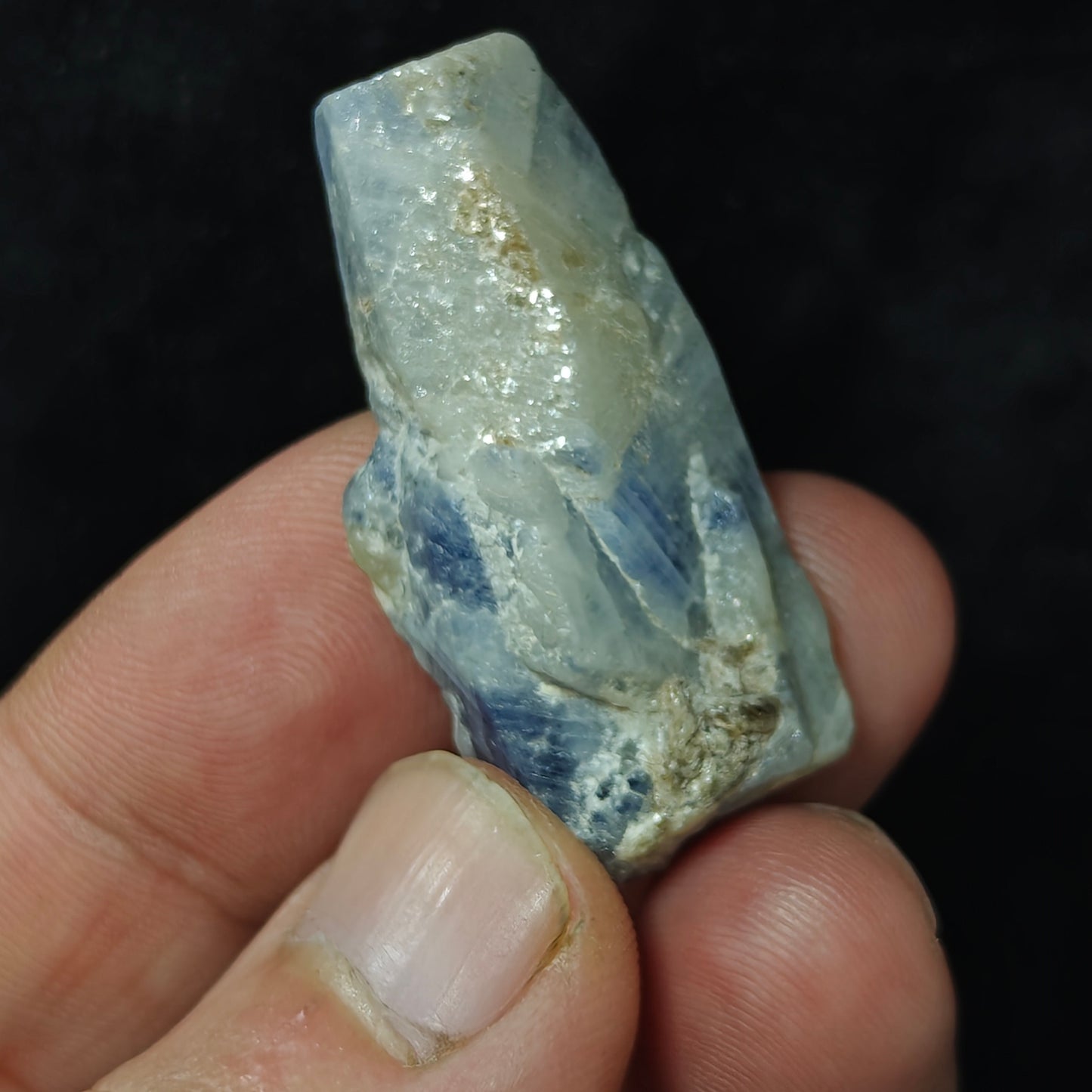 Natural blue sapphire crystal 26 grams