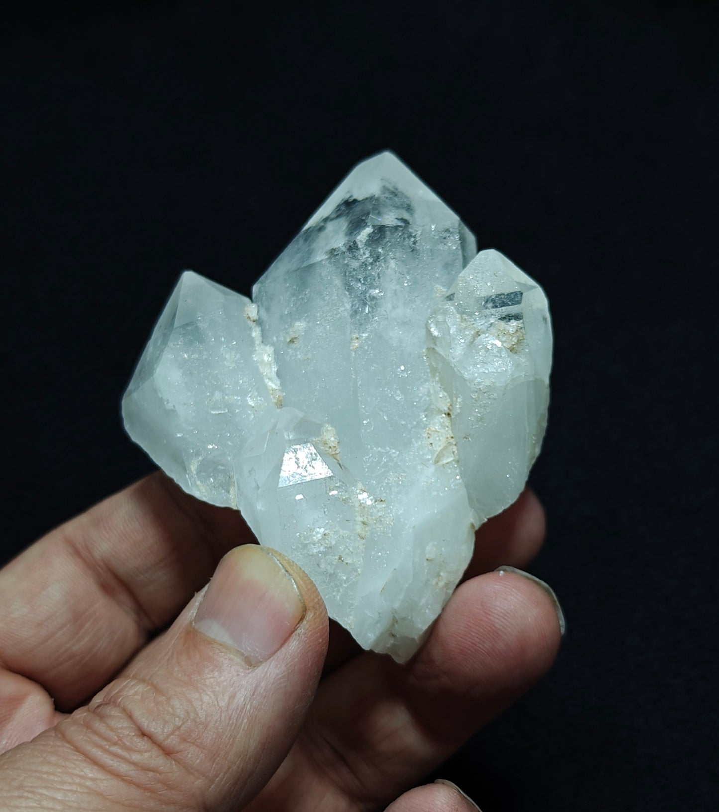 Natural terminated clear Quartz Crystals 128 grams