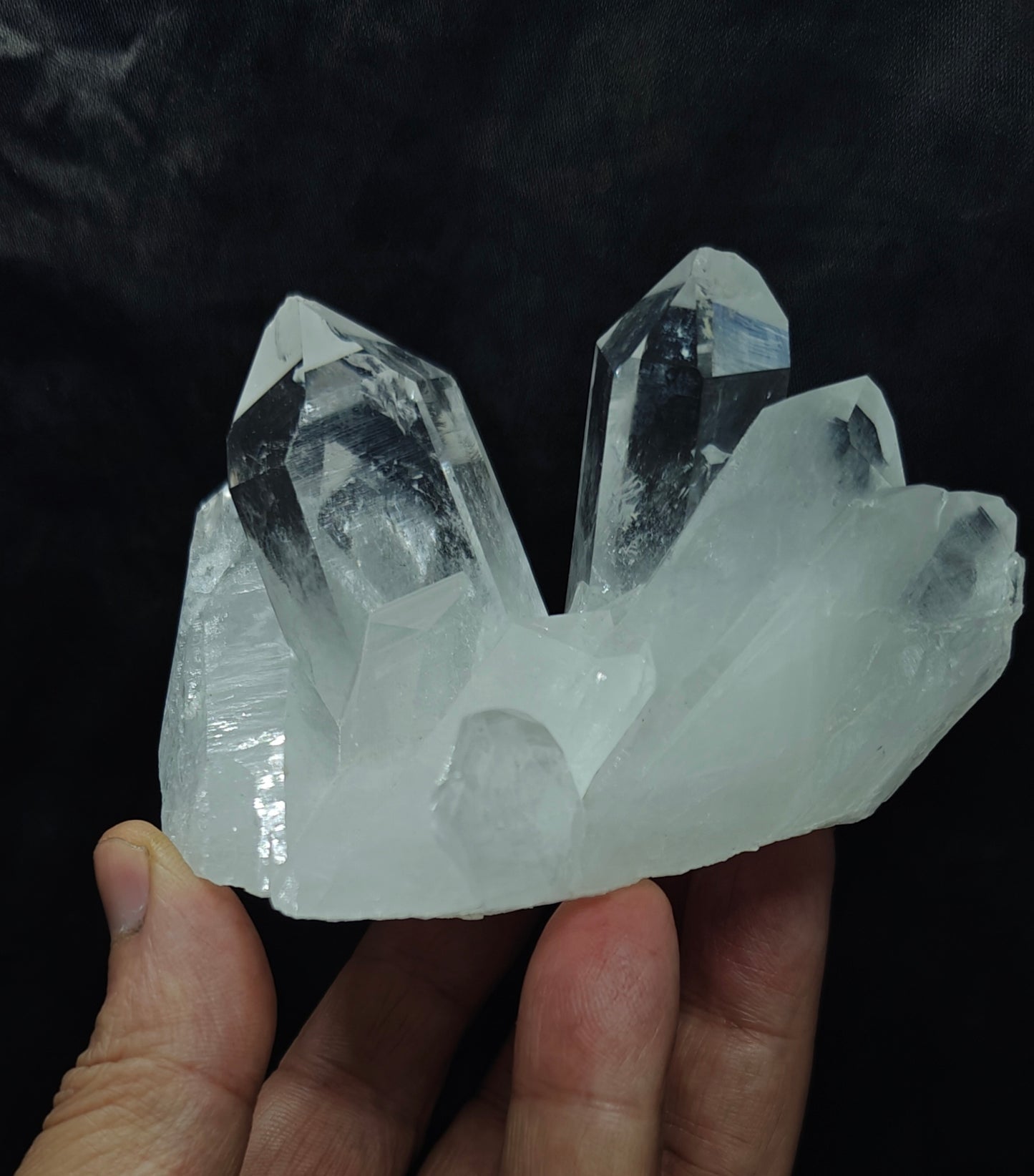 Natural Specimen of Terminated clear Quartz cluster 383 grams