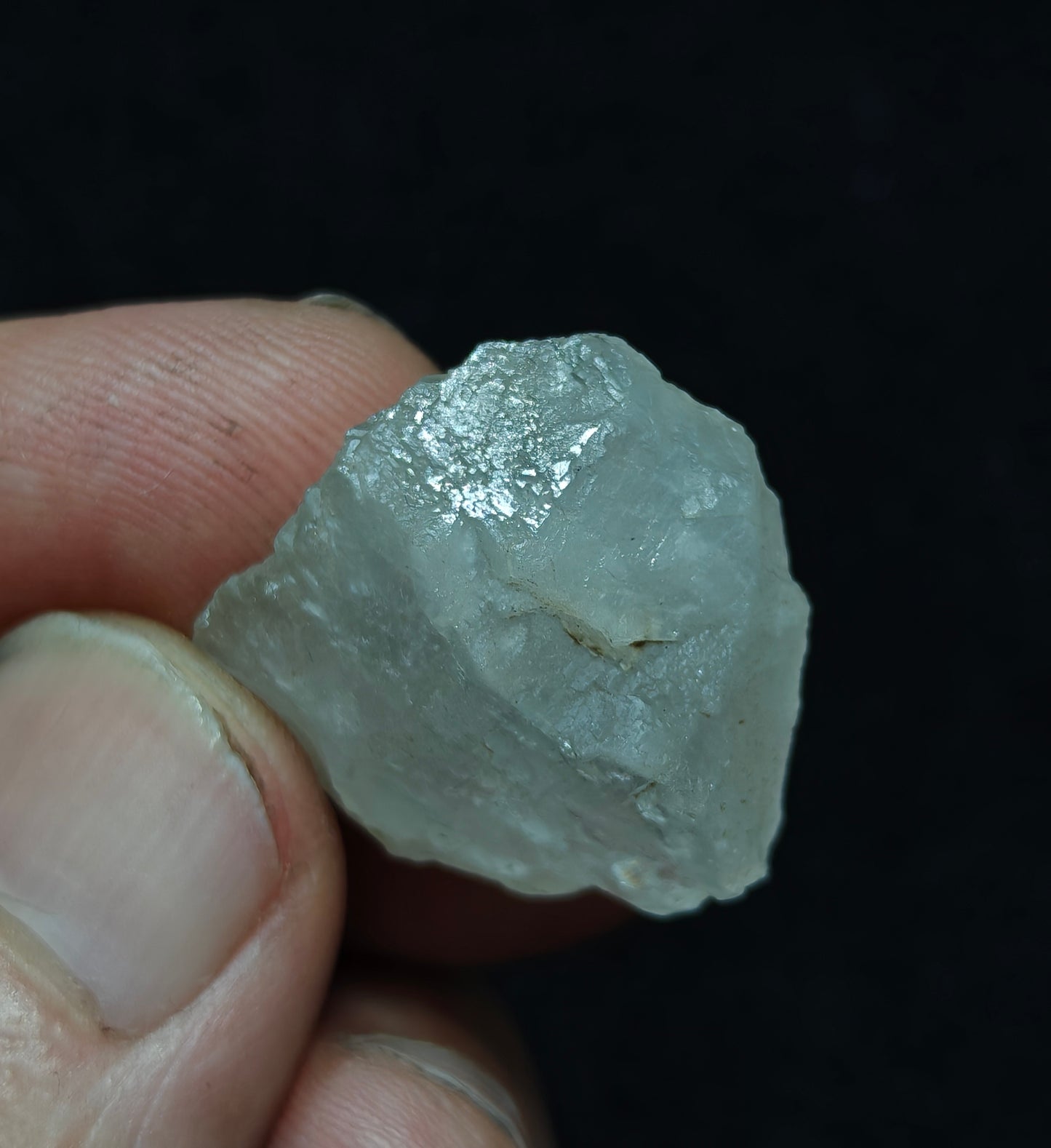Natural gwindel quartz crystal 9 grams