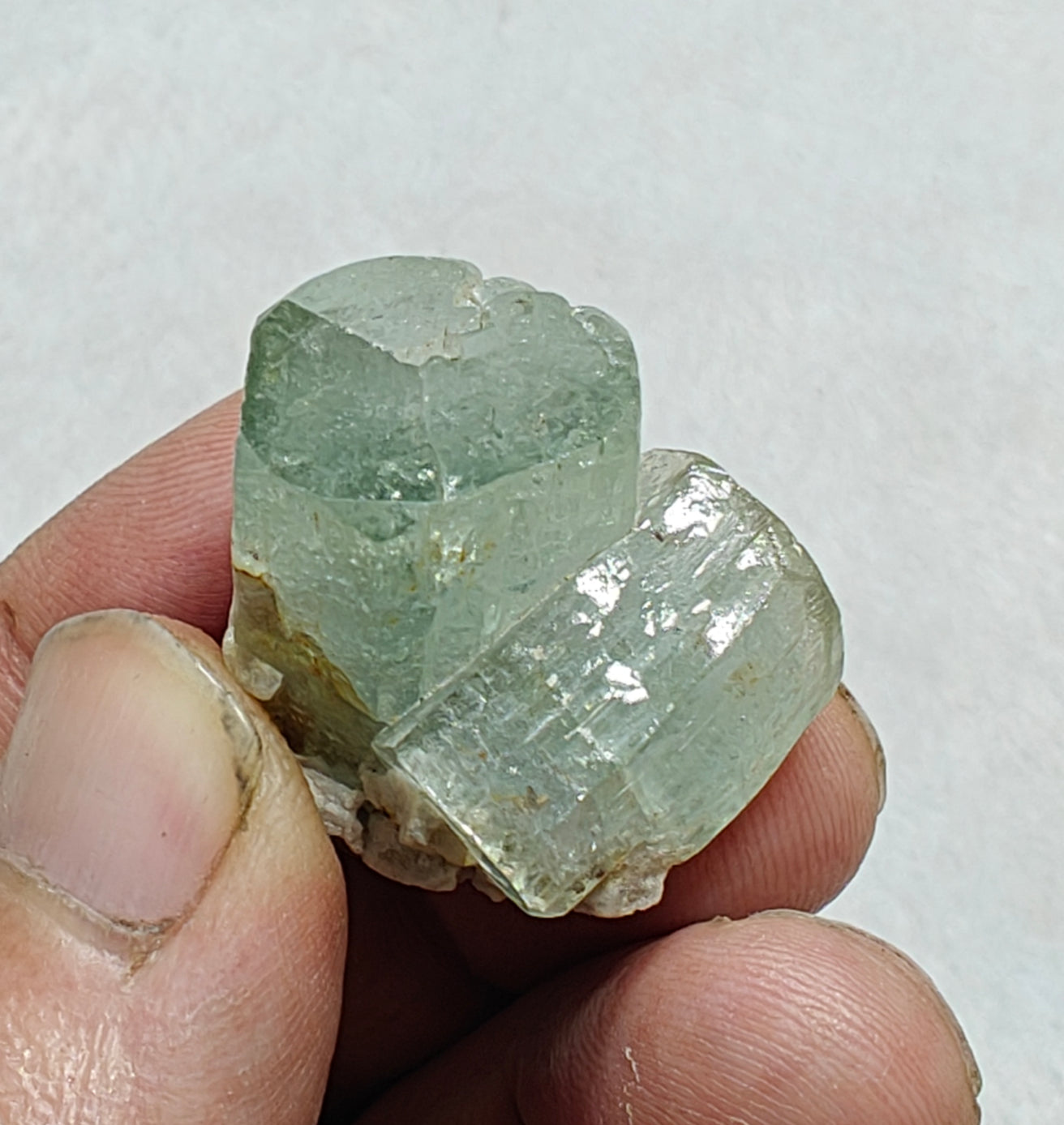 Naturally terminated aquamarine crystal twin formation 21 grams