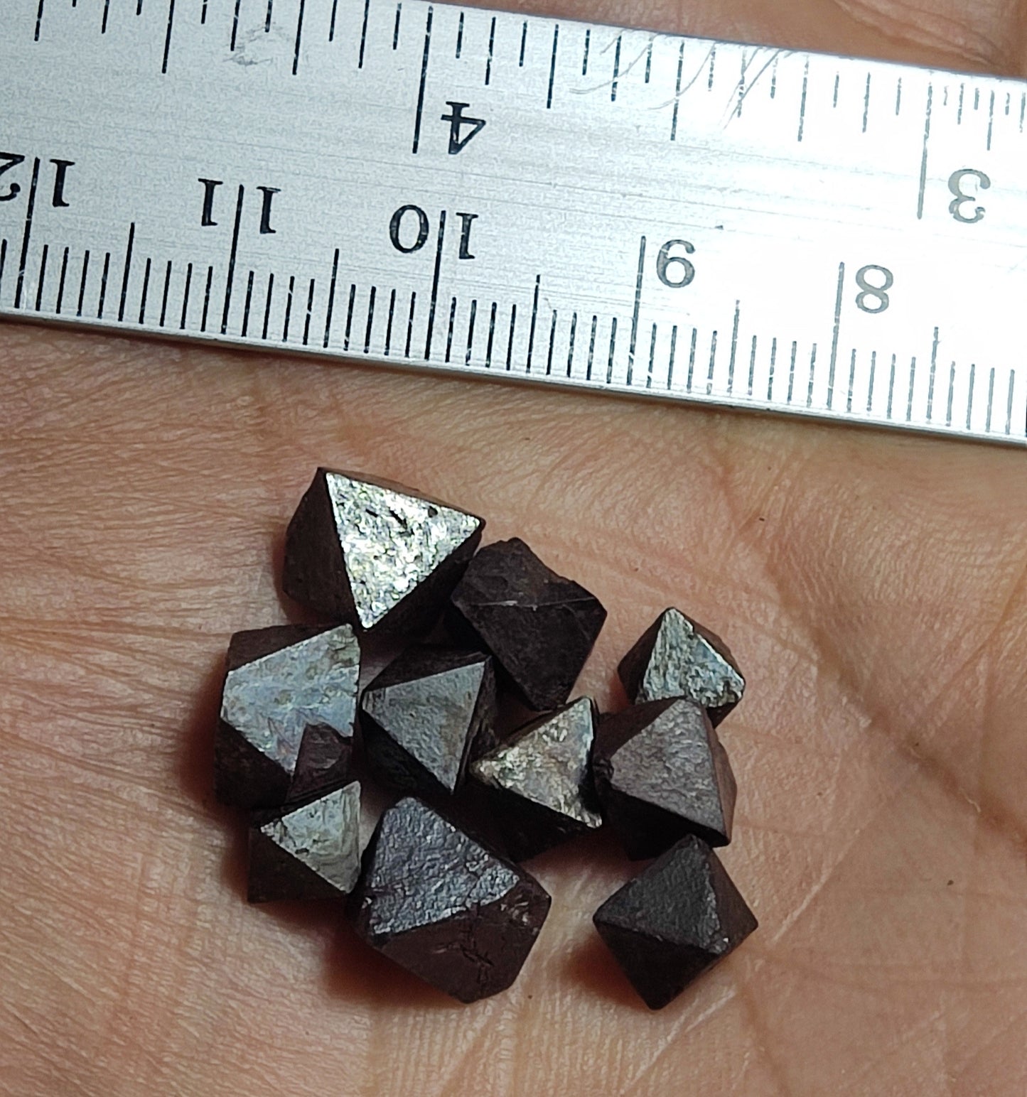 10 pieces octahedron magnetite crystals