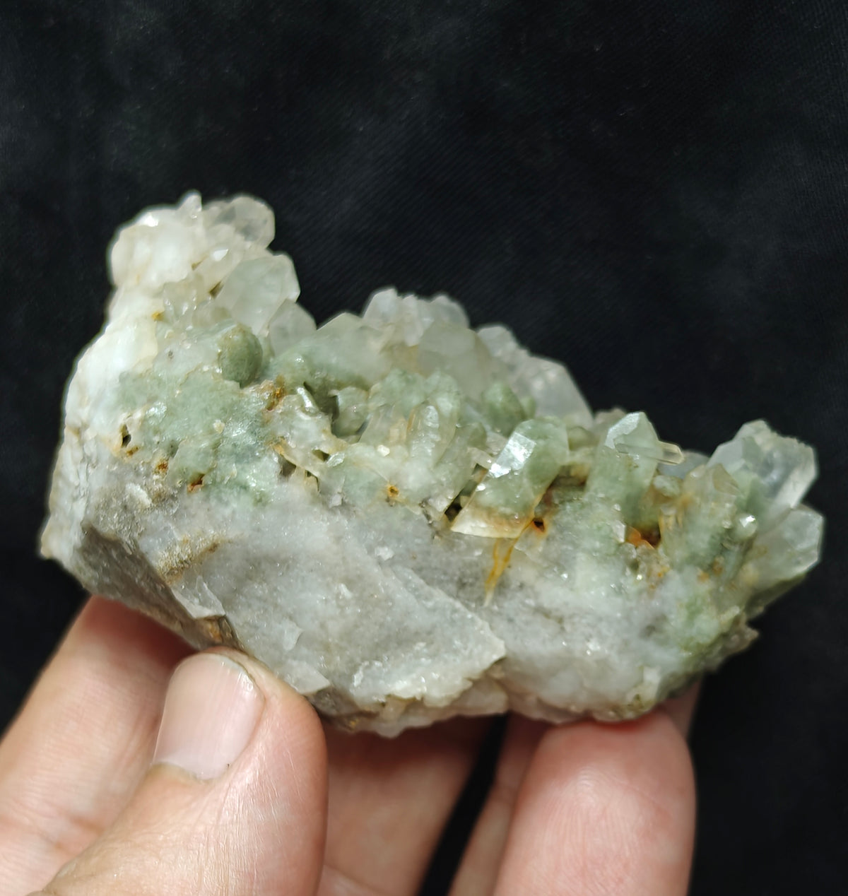 Natural terminated Chlorite Quartz crystals cluster 133 grams