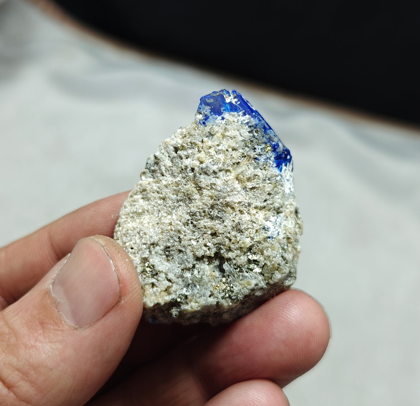 Amazing single Lazurite specimen on matrix 35 grams