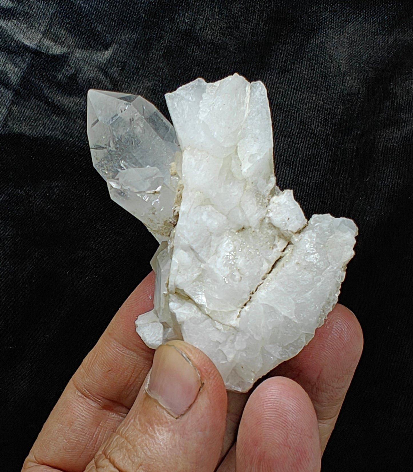 Natural Quartz Crystal 122 grams