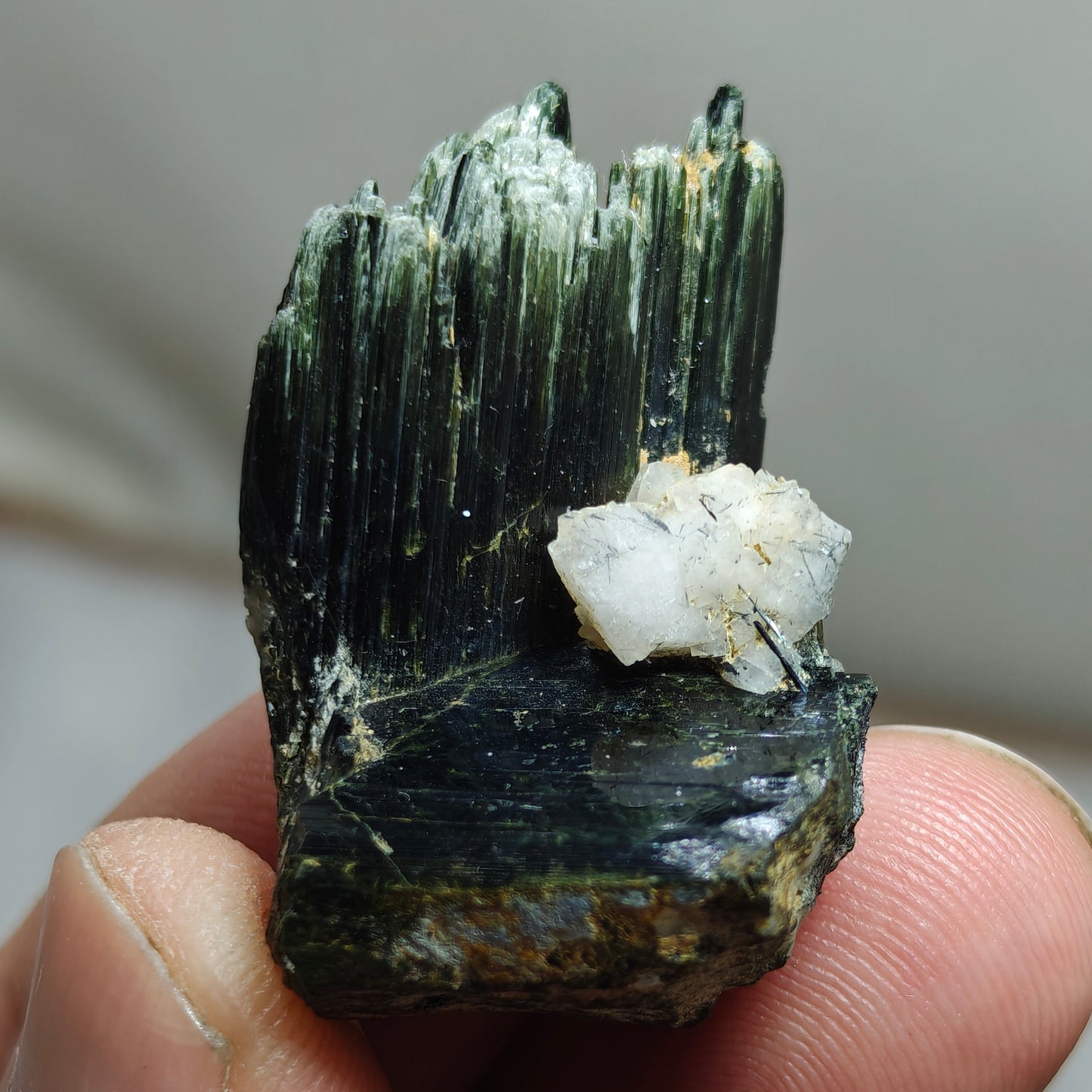 Natural aegirine crystal 22 grams