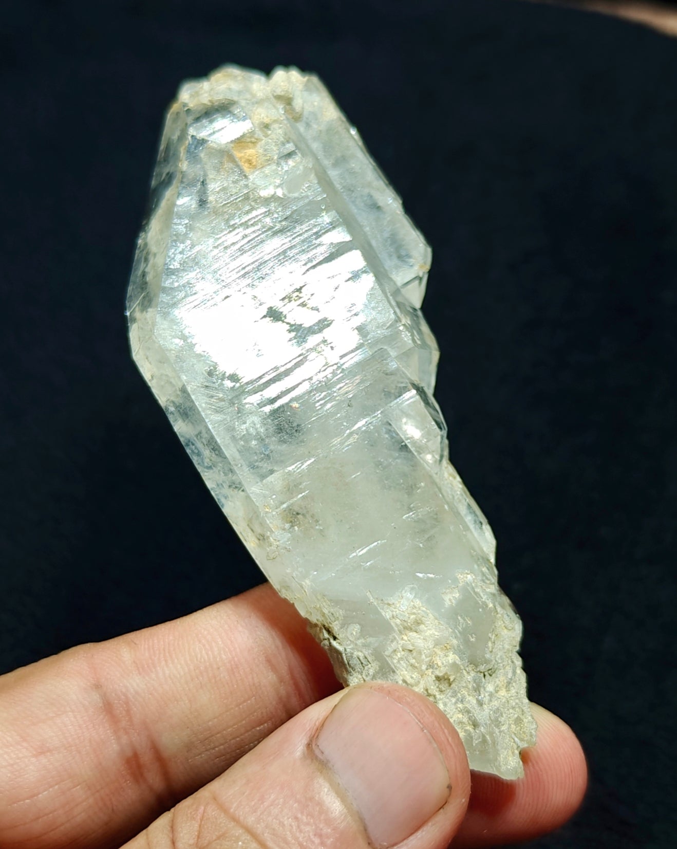 Single beautiful terminated Faden Quartz crystal specimen 79 grams