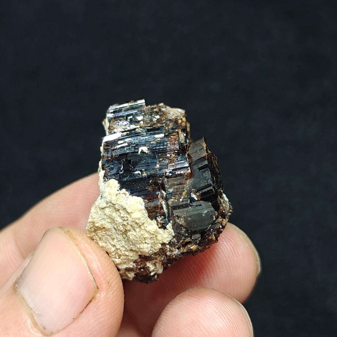 Natural dark brown Vesuvianite 19 grams