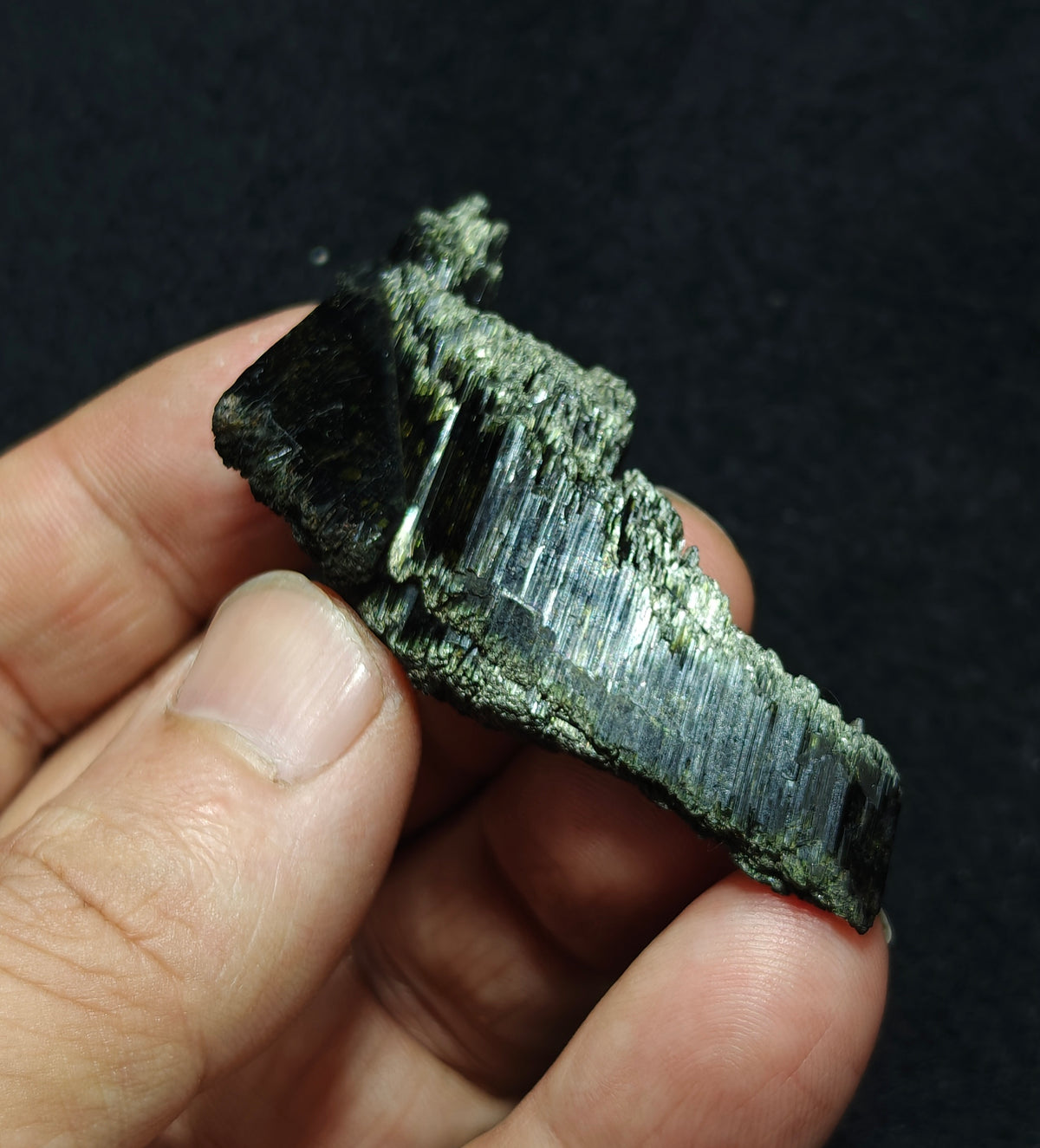 Natural aegirine crystal 29 grams