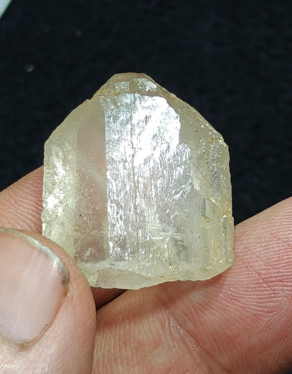 An amazing Beautiful specimen of gwindel Quartz Crystal 11 grams