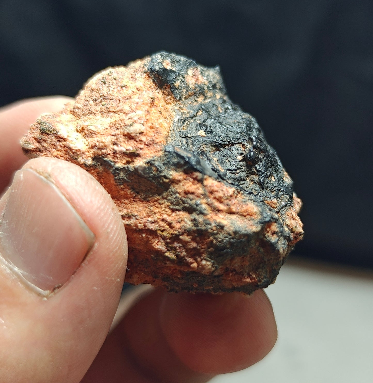 Hollandite on matrix 40g