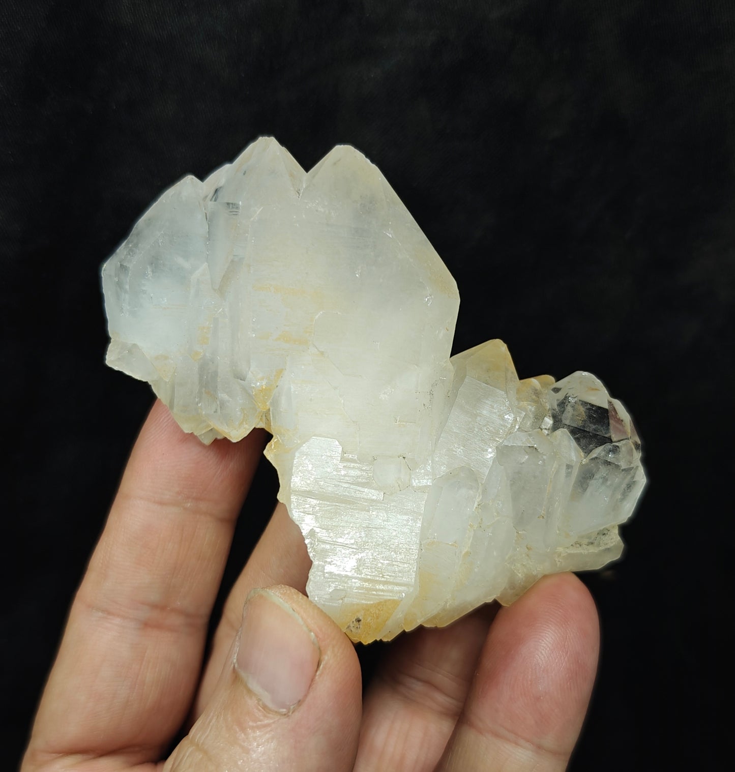 Quartz crystals cluster specimen 130 grams