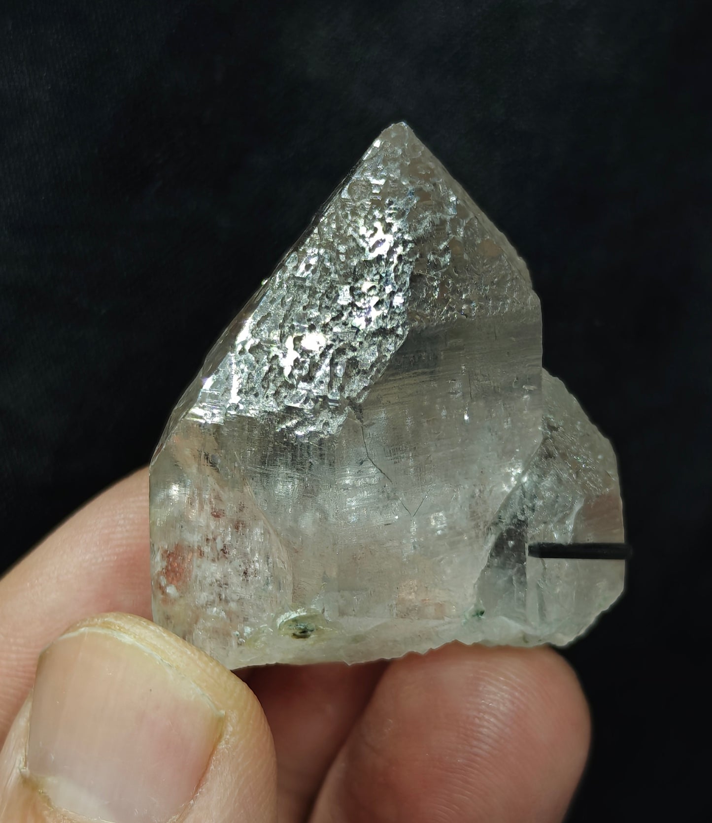 Natural terminated specimen of quartz crystals with associated Garnet 33 grams
