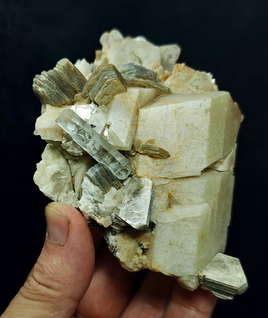 Aquamarine Crystal on matrix of Albite with Mica 452 grams