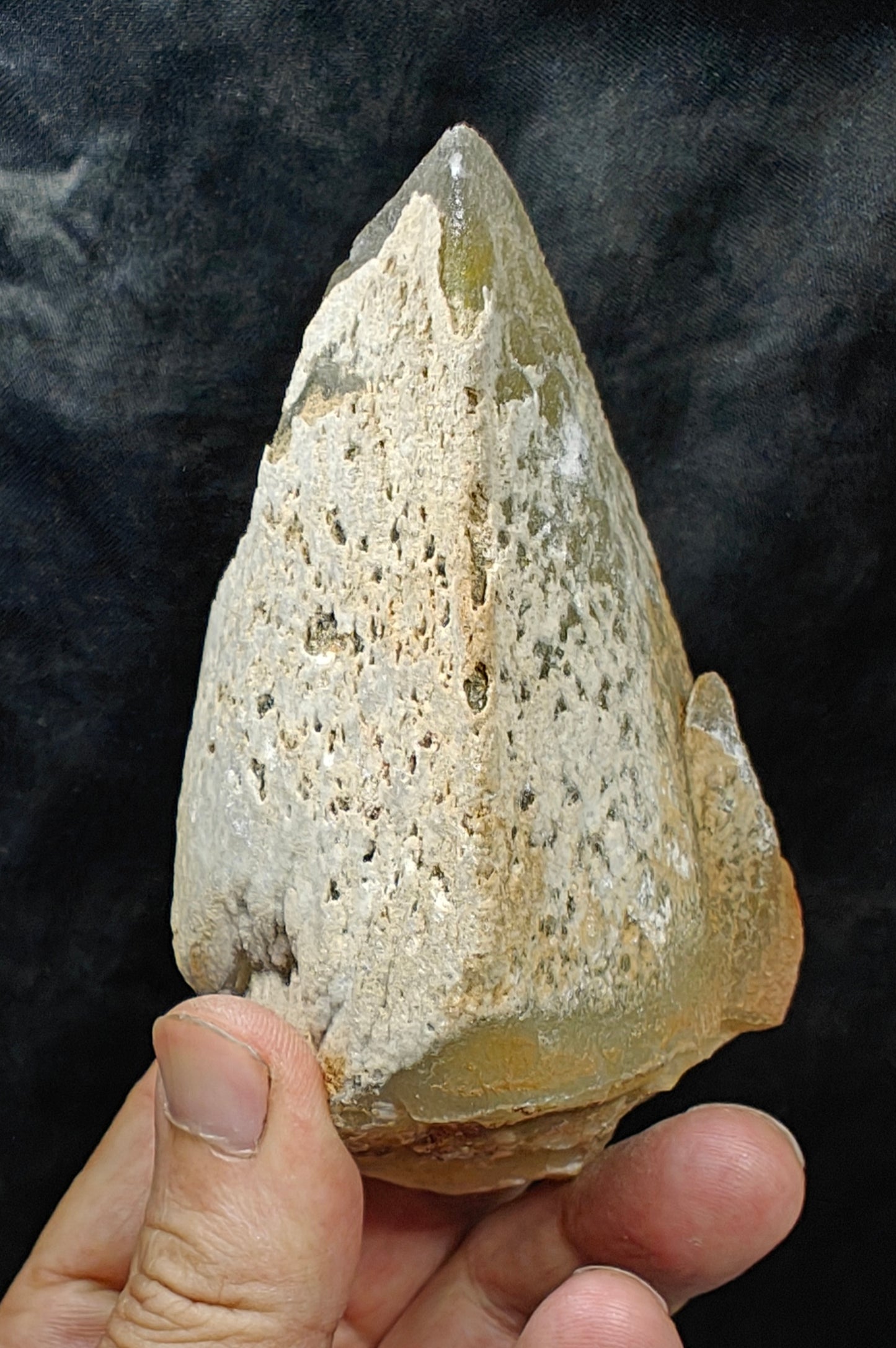 Single beautiful well terminated Dogteeth Calcite Crystal 406 grams