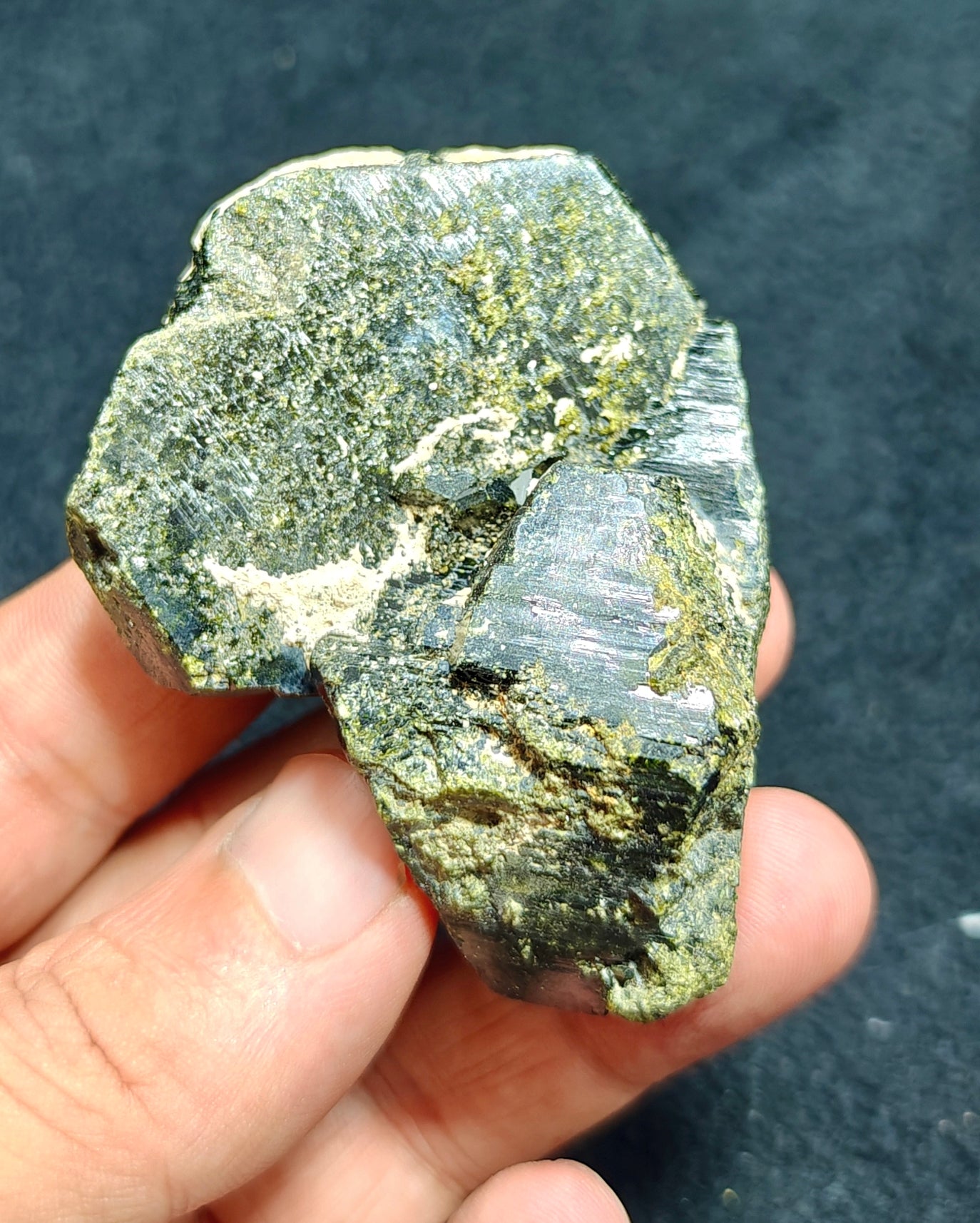 Natural lusterous Epidote 140 grams
