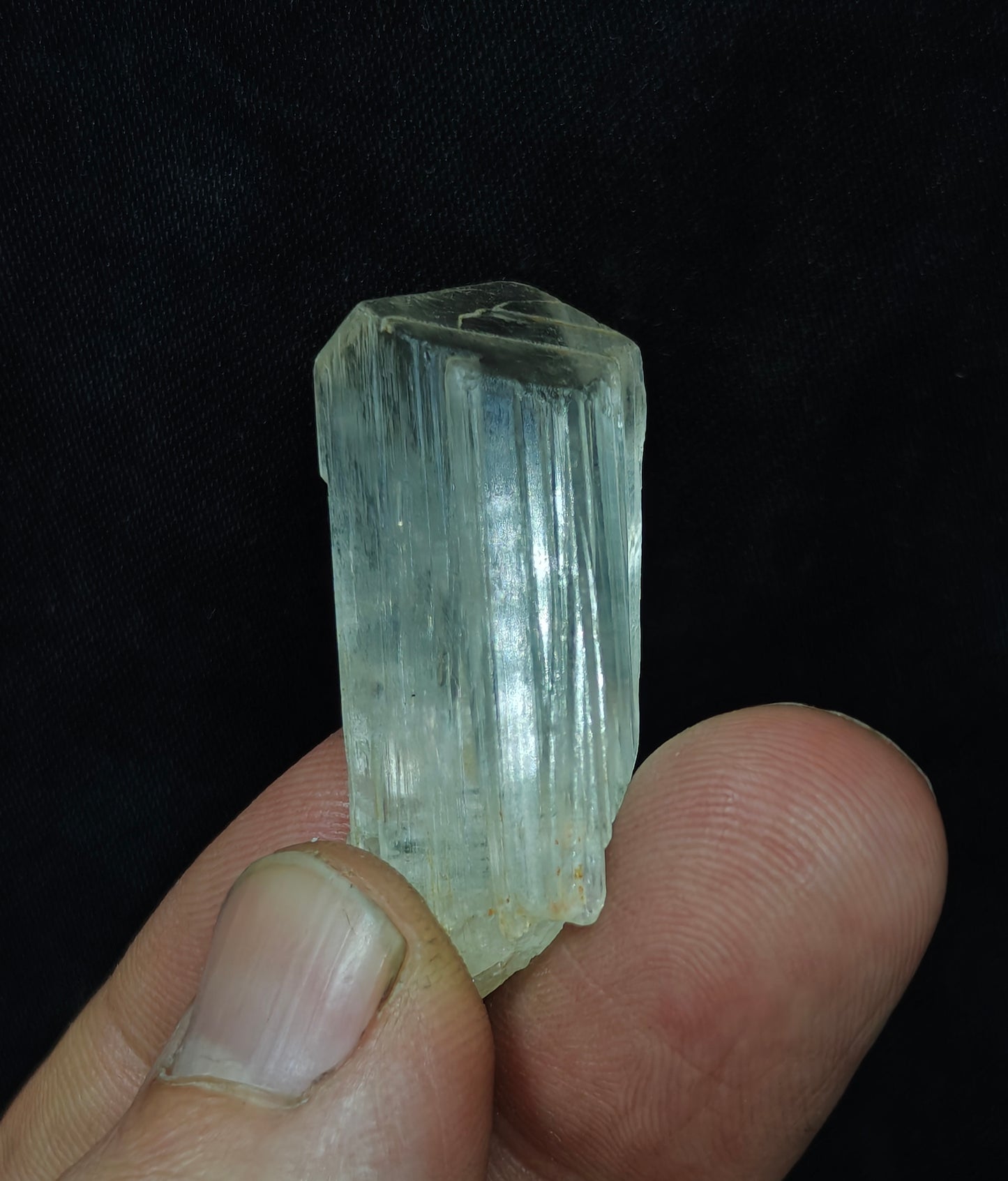 Natural spodumene crystal 17 grams